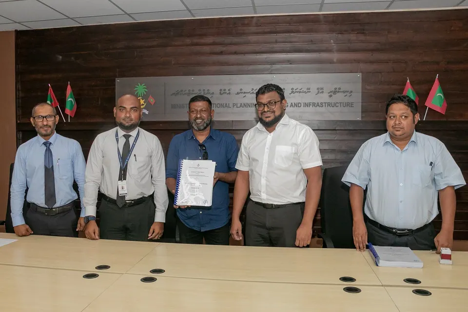 Signing of the 50 housing units contract with Flexinc, July 2022
